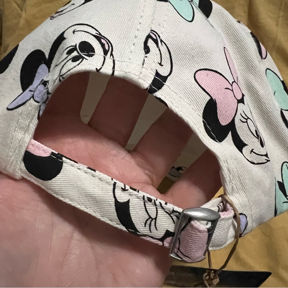 Disney Minnie Mouse Hat - Picture 3 of 5
